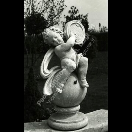 057 Putto on Ball