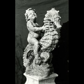 058 Putto on Seahorse