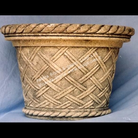 208 Vase with straw style