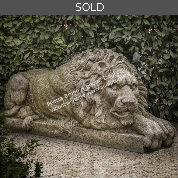 R030 Pair of Stone Canova Lions