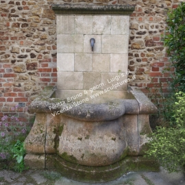 R086 Wall Fountain rustic style