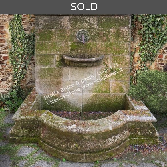 R090 Wall Fountain with rosetta