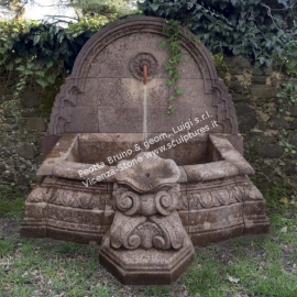 R093 Wall Fountain with Shell