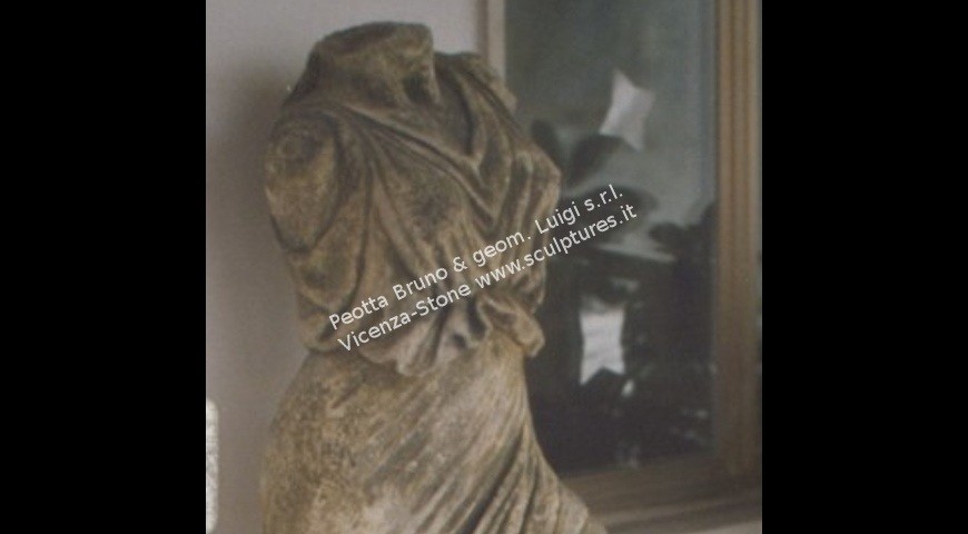 353 Statua Greca Femminile